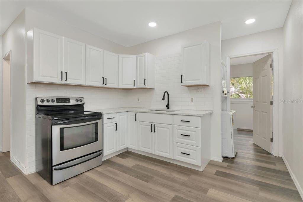4939 Haines Road North St. Petersburg, FL 33714 - Photo 4 of 23