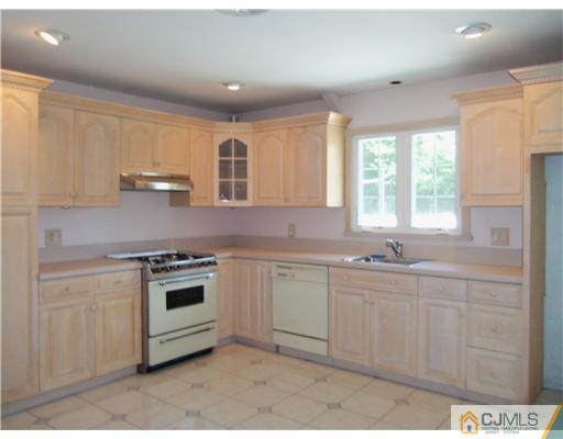 968 New Dover Road Edison, NJ 08820 - Photo 3 of 12