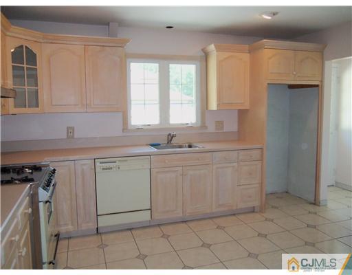 968 New Dover Road Edison, NJ 08820 - Photo 4 of 12