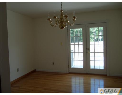 968 New Dover Road Edison, NJ 08820 - Photo 5 of 12