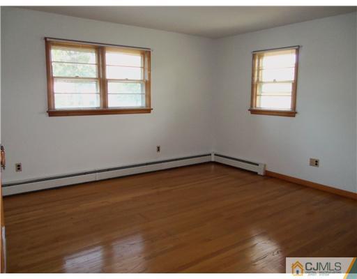 968 New Dover Road Edison, NJ 08820 - Photo 8 of 12
