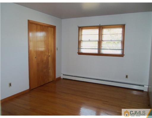 968 New Dover Road Edison, NJ 08820 - Photo 9 of 12