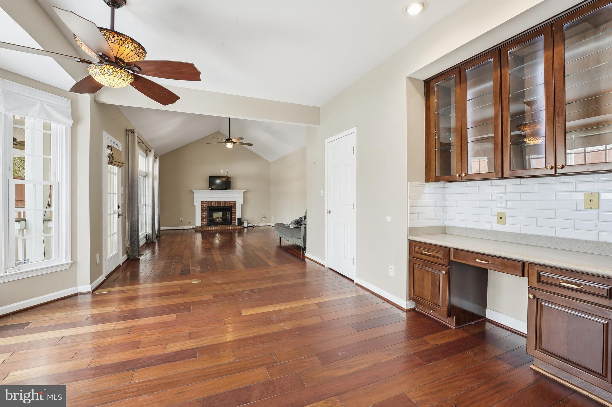 3582 Lions Field Road Triangle, VA 22172 - Photo 24 of 66 a lobby with furniture and entryway