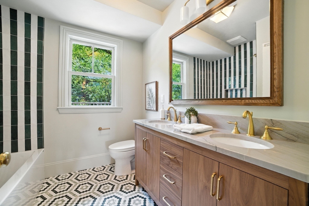 197 Winchester Street, Unit 1 Brookline, MA 02446 - Photo 15 of 42