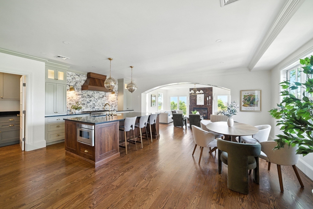197 Winchester Street, Unit 1 Brookline, MA 02446 - Photo 5 of 42
