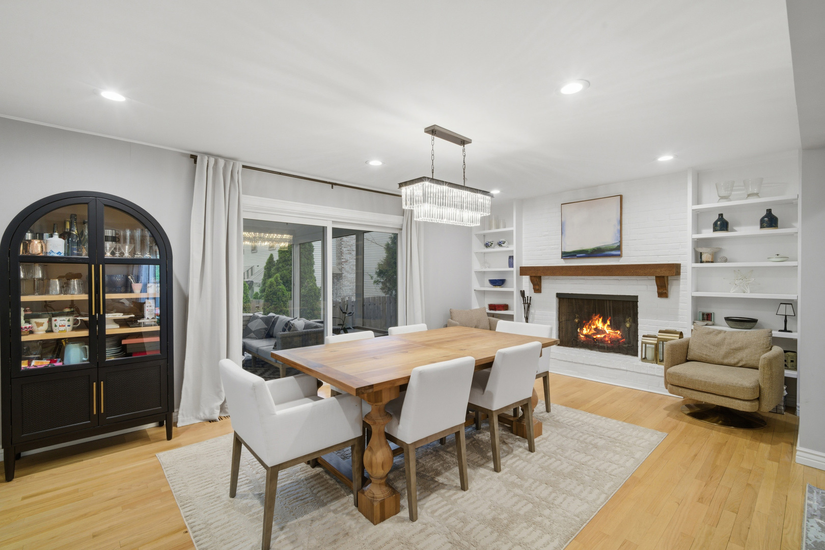 2831 Farmington Road Northbrook, IL 60062 - Photo 11 of 33 a view of a livingroom with furniture and a fireplace