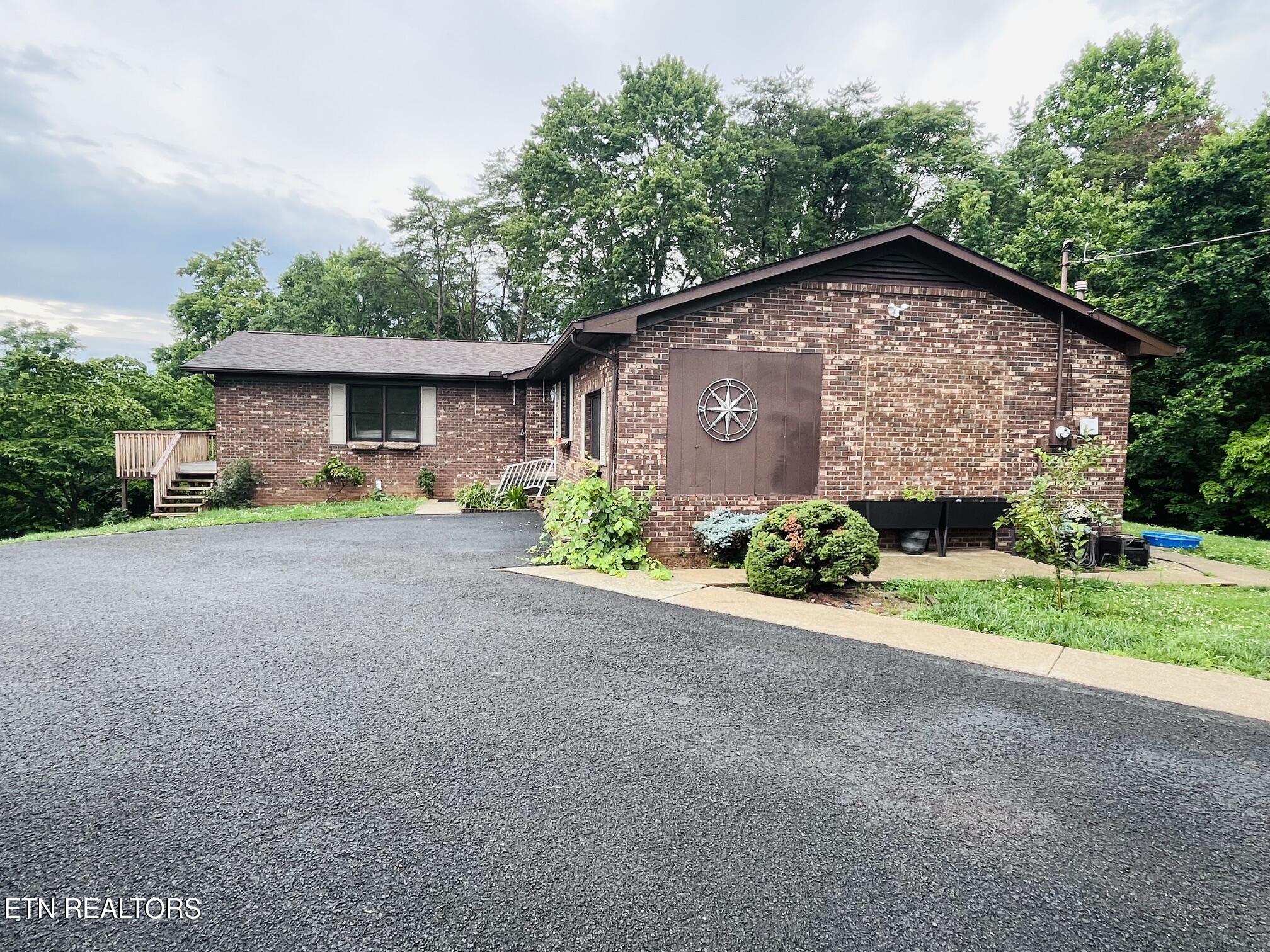 235 Parliament Road Harrogate, TN 37752 - Photo 4 of 37 PR3