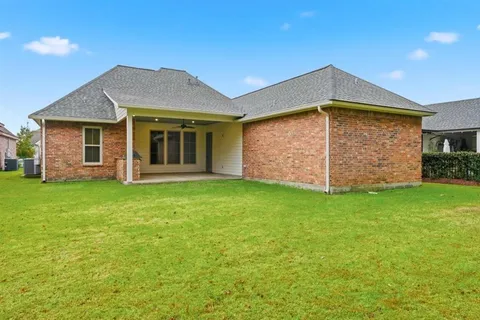 $425,000 | 3862 North Jasmine Drive, Lake Charles, LA 70605