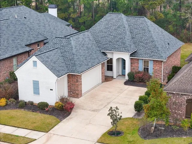$425,000 | 3862 North Jasmine Drive, Lake Charles, LA 70605