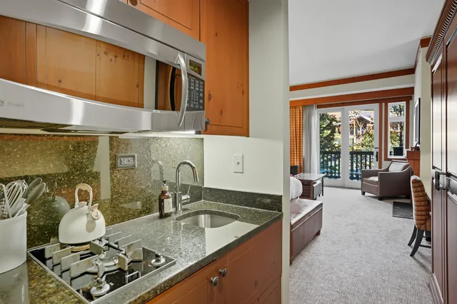 $520,000 | 7412 Mountain Road, Unit 1228, Stowe, VT 05672