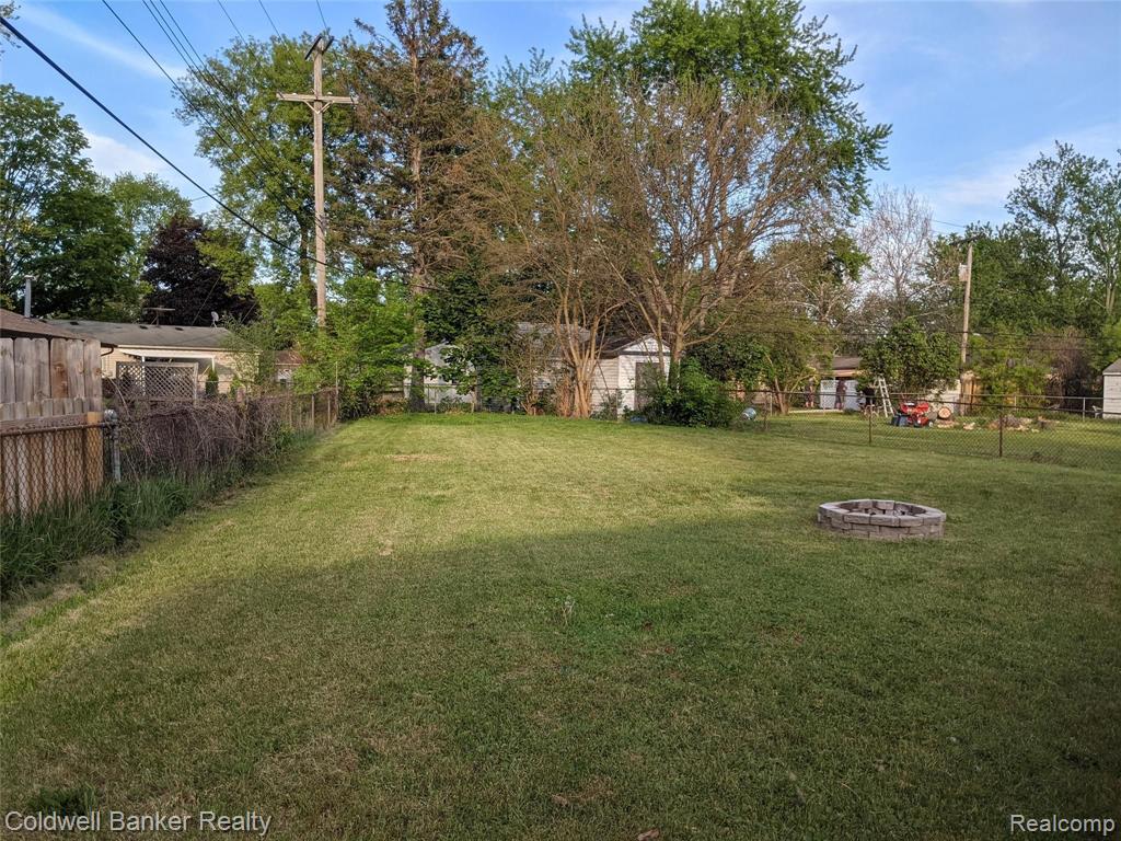 3693 Queensbury Road Lake Orion, MI 48359 - Photo 19 of 24