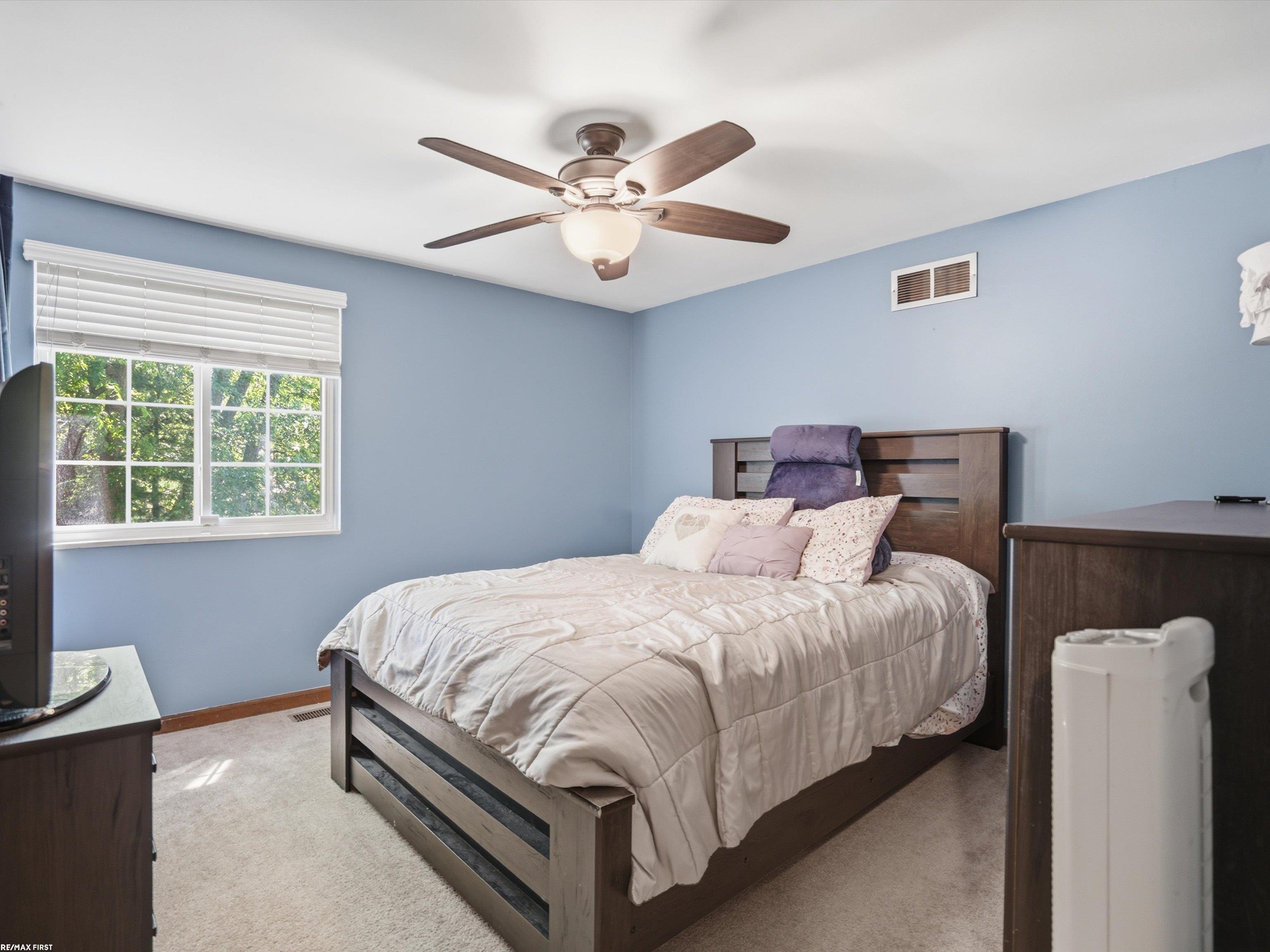 23011 Gill Road Farmington, MI 48335 - Photo 17 of 39 Gallery Image 17