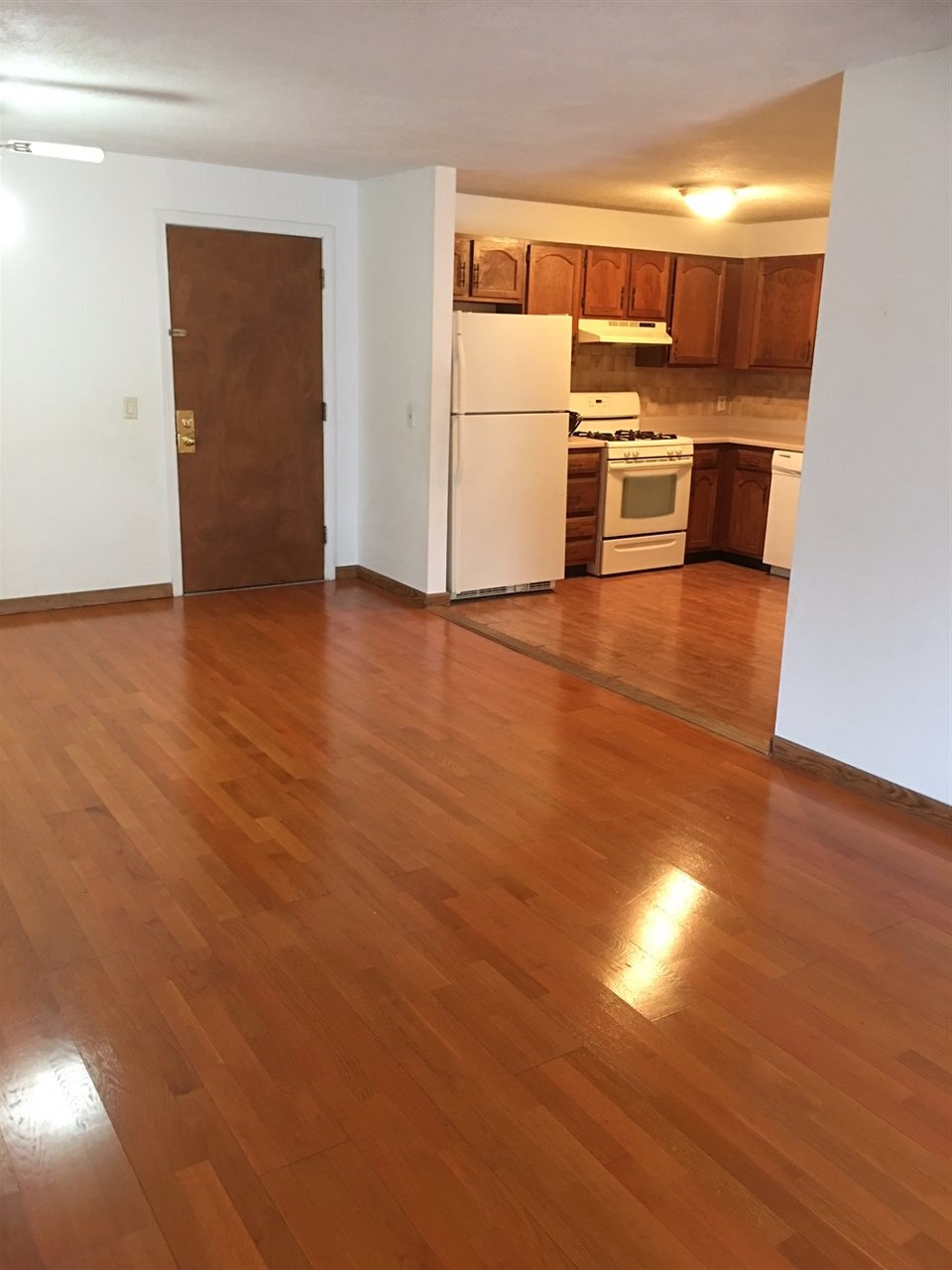 379 Huse Road, Unit 23 Manchester, NH 03103 - Photo 8 of 25
