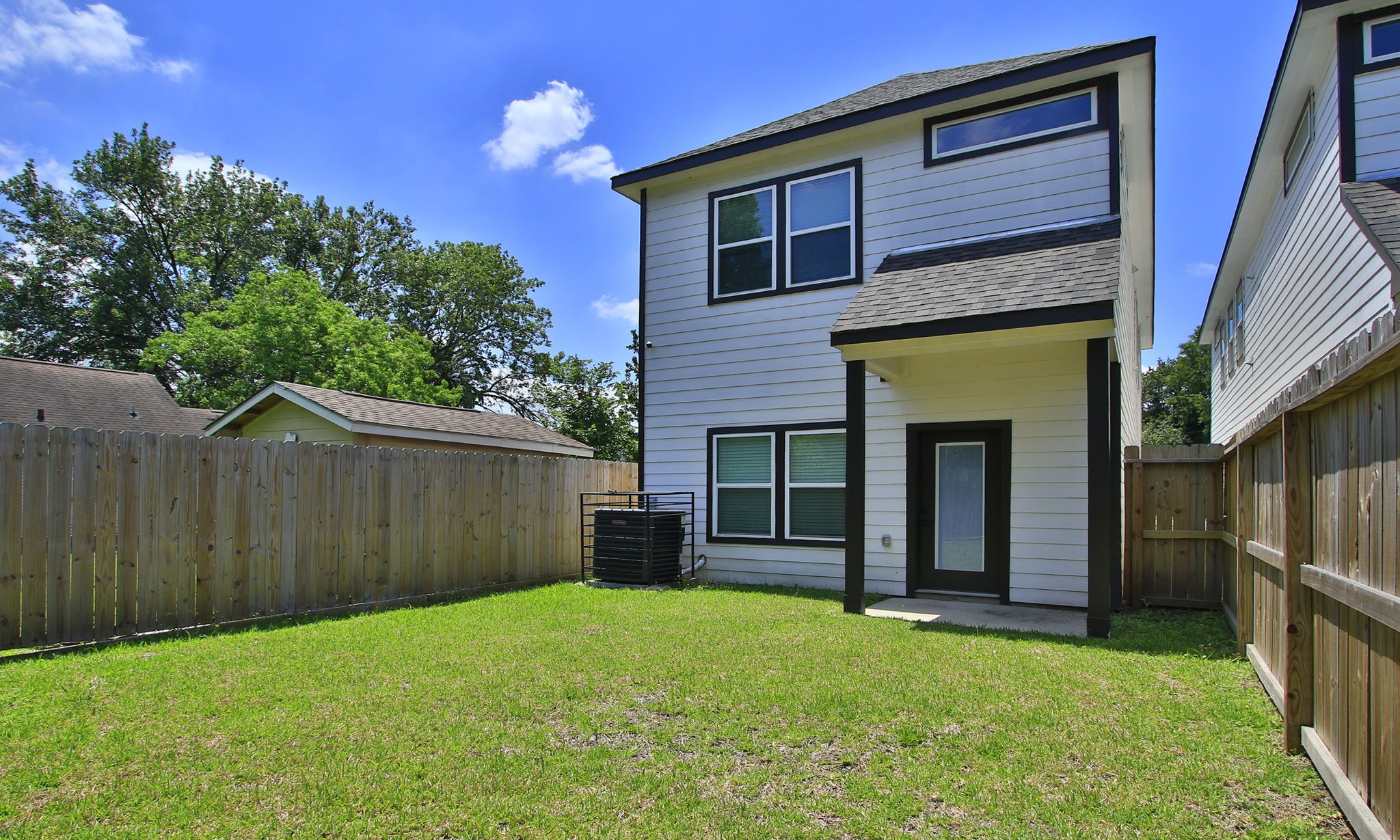 4337 Faulkner Street Houston, TX 77021 - Photo 34 of 39 a backyard of a house with lots of green space