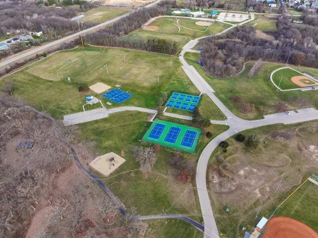 $600,000 | 13801 Claussen Drive, Woodstock, IL 60098