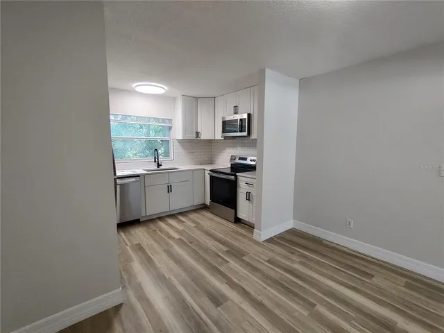 $1,450 | 316 West Howry Avenue, Unit 4, Deland, FL 32720