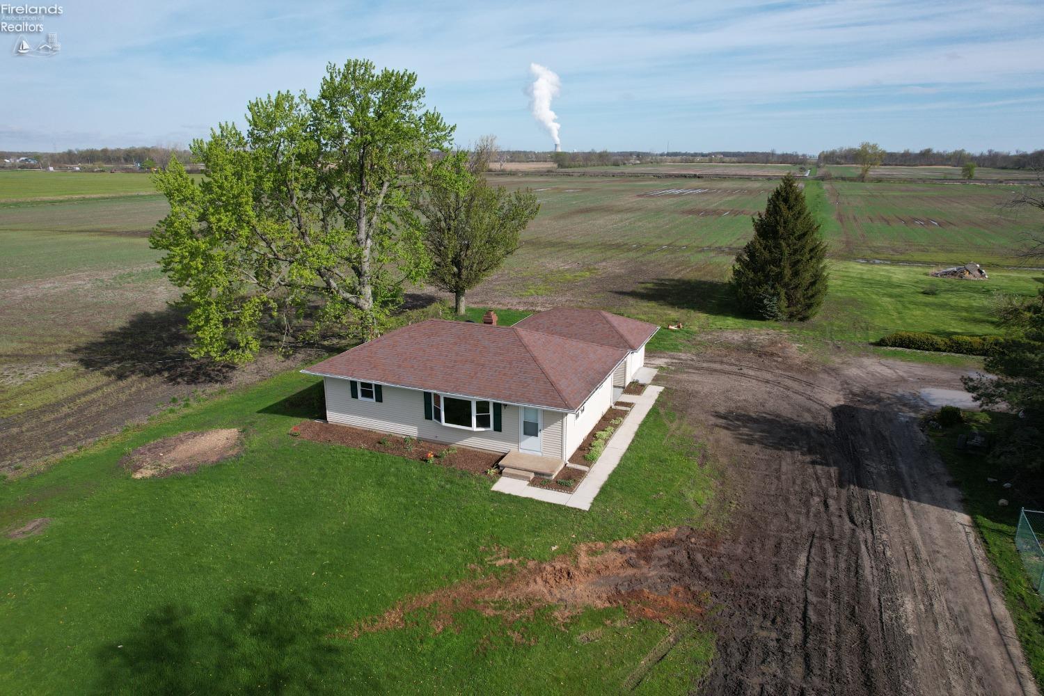 6079 West Harbor Road Lacarne, OH 43439 - Photo 3 of 28 Gallery Image 3