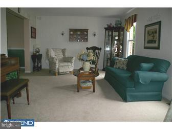 18 Chilton Road Langhorne, PA 19047 - Photo 3 of 9 Living Room