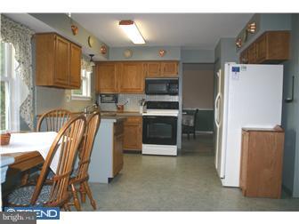 18 Chilton Road Langhorne, PA 19047 - Photo 5 of 9 Kitchen