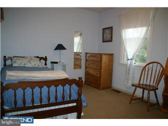 18 Chilton Road Langhorne, PA 19047 - Photo 7 of 9 Bedroom 2