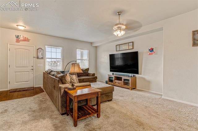 6334 Pilgrimage Road Colorado Springs, CO 80925 - Photo 7 of 28