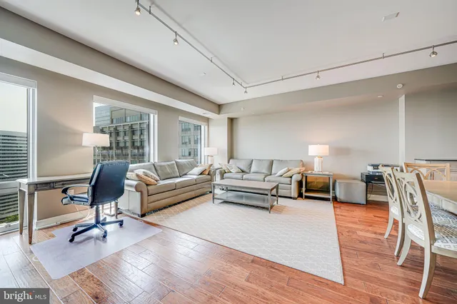 $1,295,000 | 1111 19th Street North, Unit 2703, Arlington, VA 22209