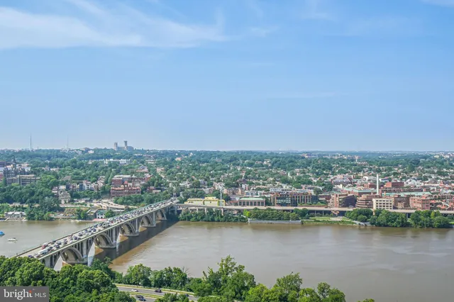 $1,295,000 | 1111 19th Street North, Unit 2703, Arlington, VA 22209