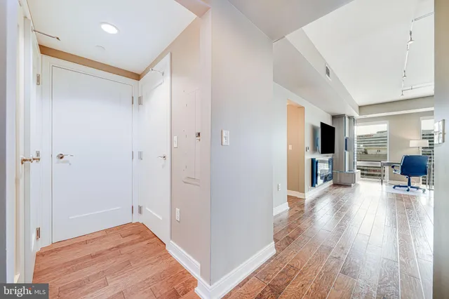 $1,295,000 | 1111 19th Street North, Unit 2703, Arlington, VA 22209