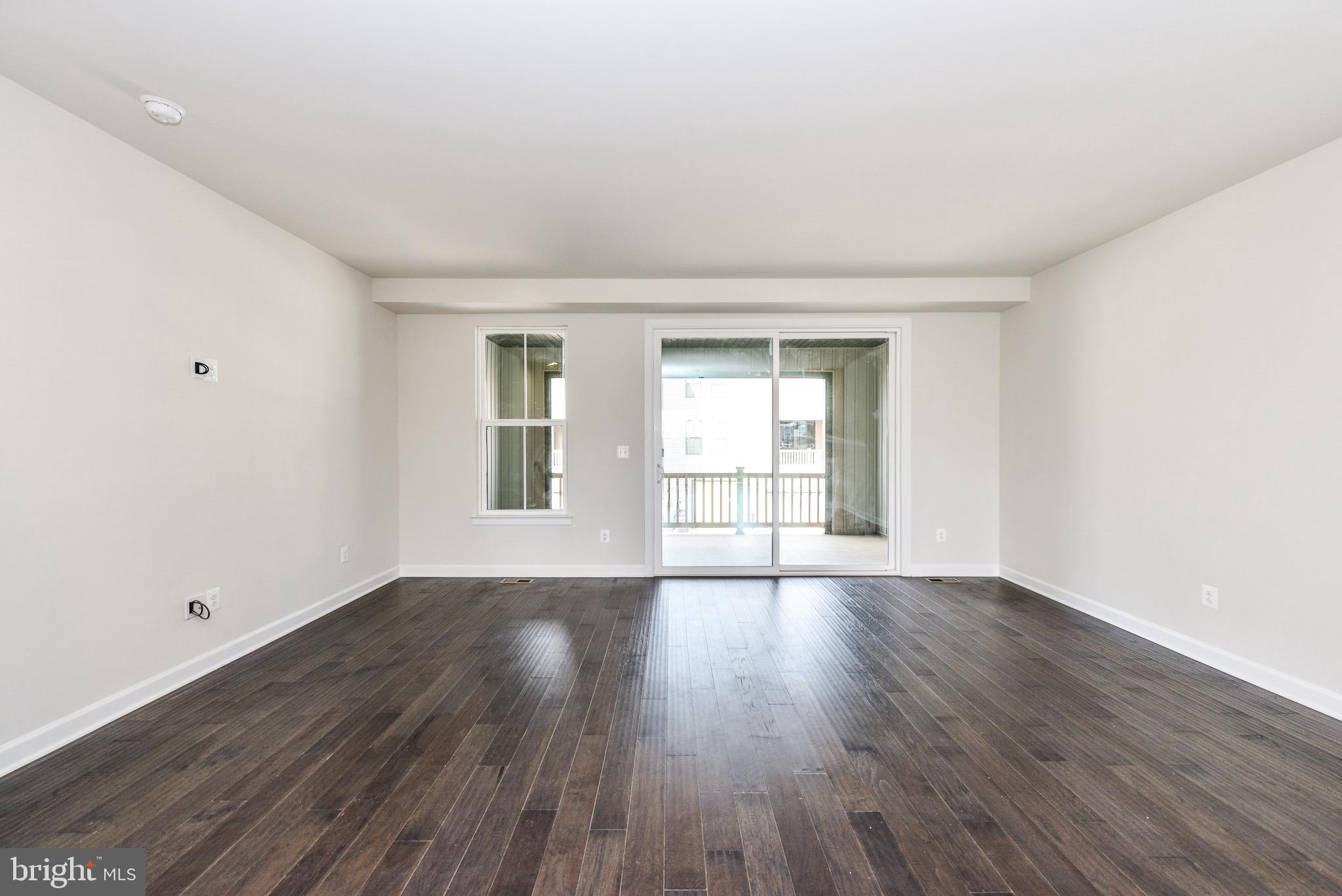 22353 Exe Square Ashburn, VA 20148 - Photo 16 of 38 Large family room