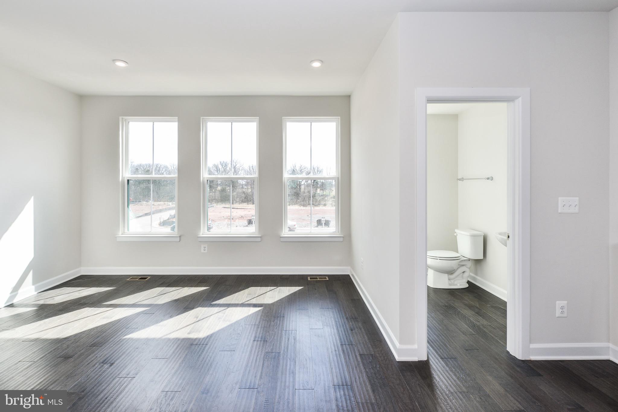 22353 Exe Square Ashburn, VA 20148 - Photo 17 of 38
