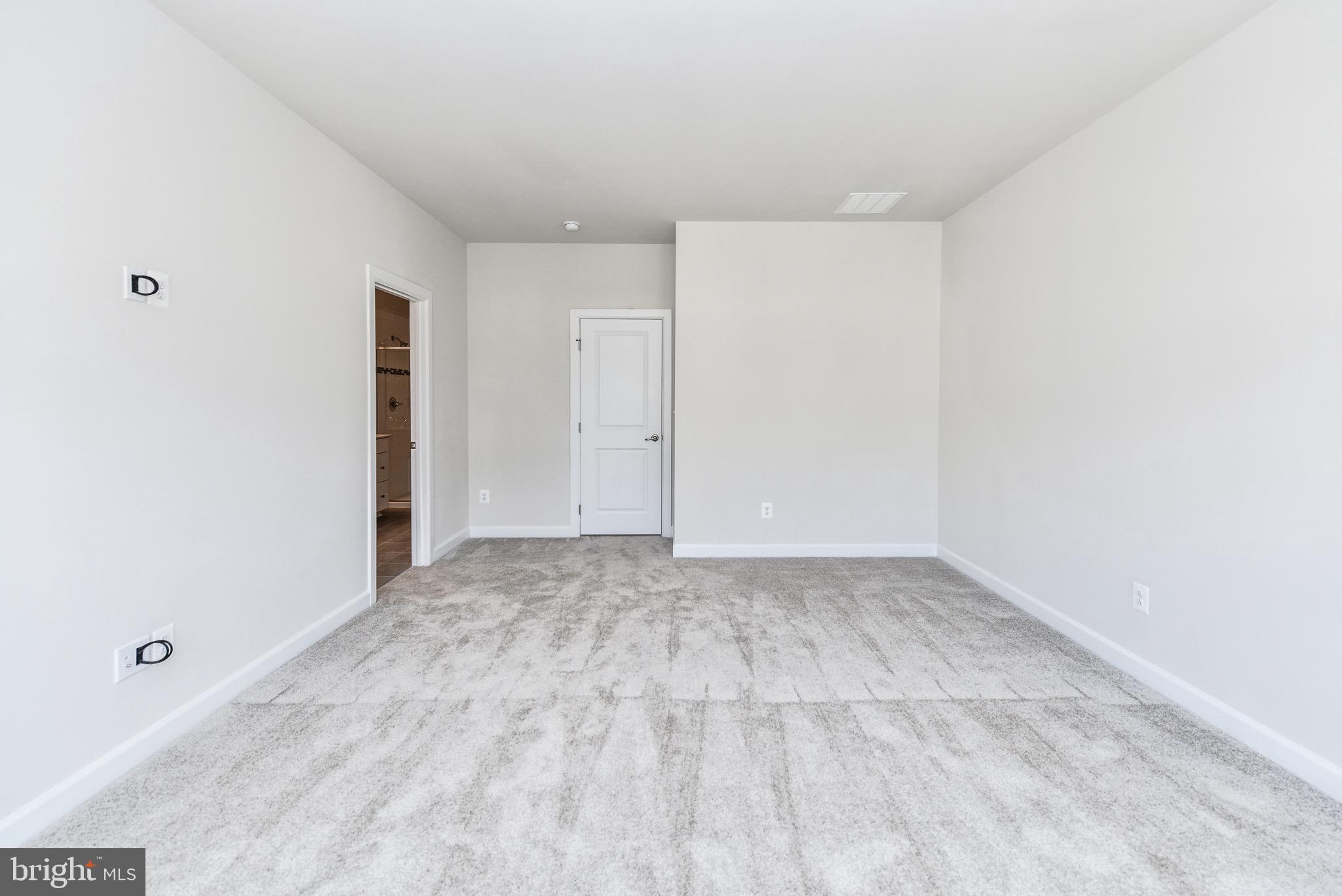 22353 Exe Square Ashburn, VA 20148 - Photo 22 of 38 Bright Master Bedroom