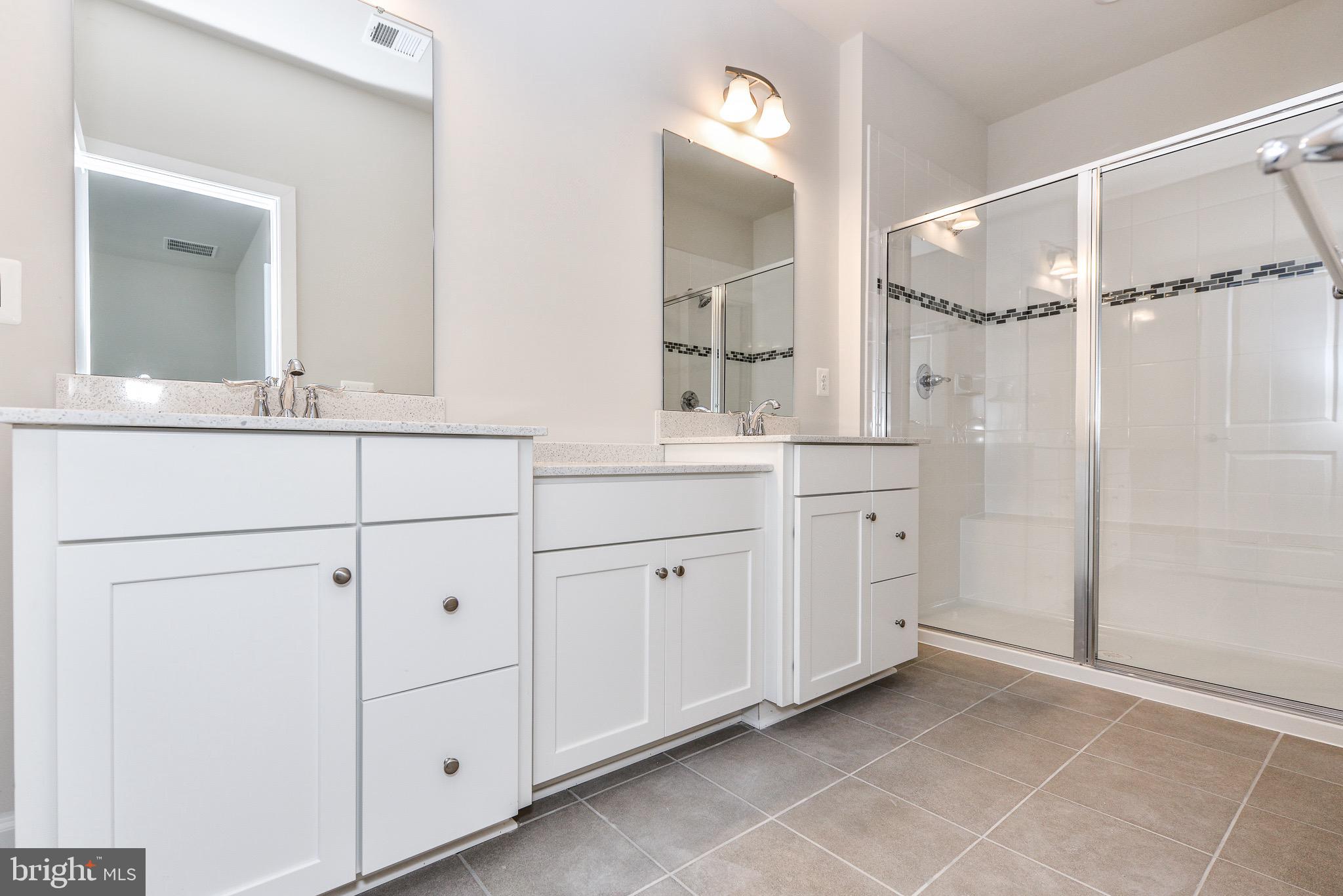 22353 Exe Square Ashburn, VA 20148 - Photo 25 of 38 Master bath