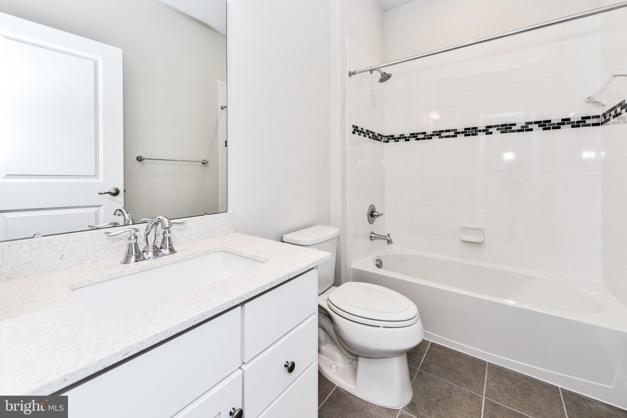 22353 Exe Square Ashburn, VA 20148 - Photo 30 of 38 Upper 2 hall bath