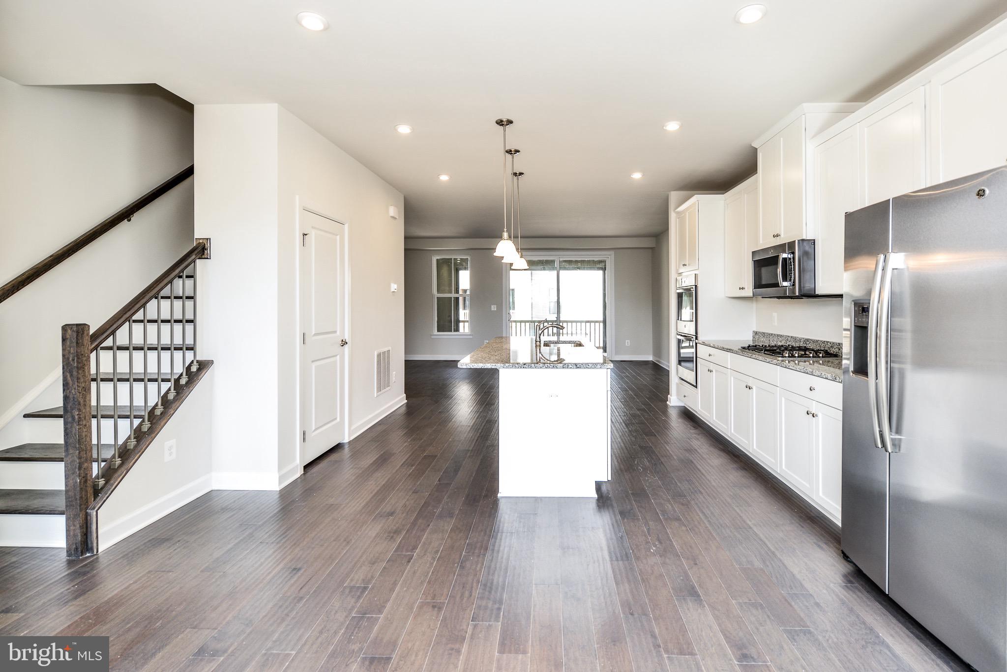 22353 Exe Square Ashburn, VA 20148 - Photo 10 of 38 Hardwoods throughout upper level 1