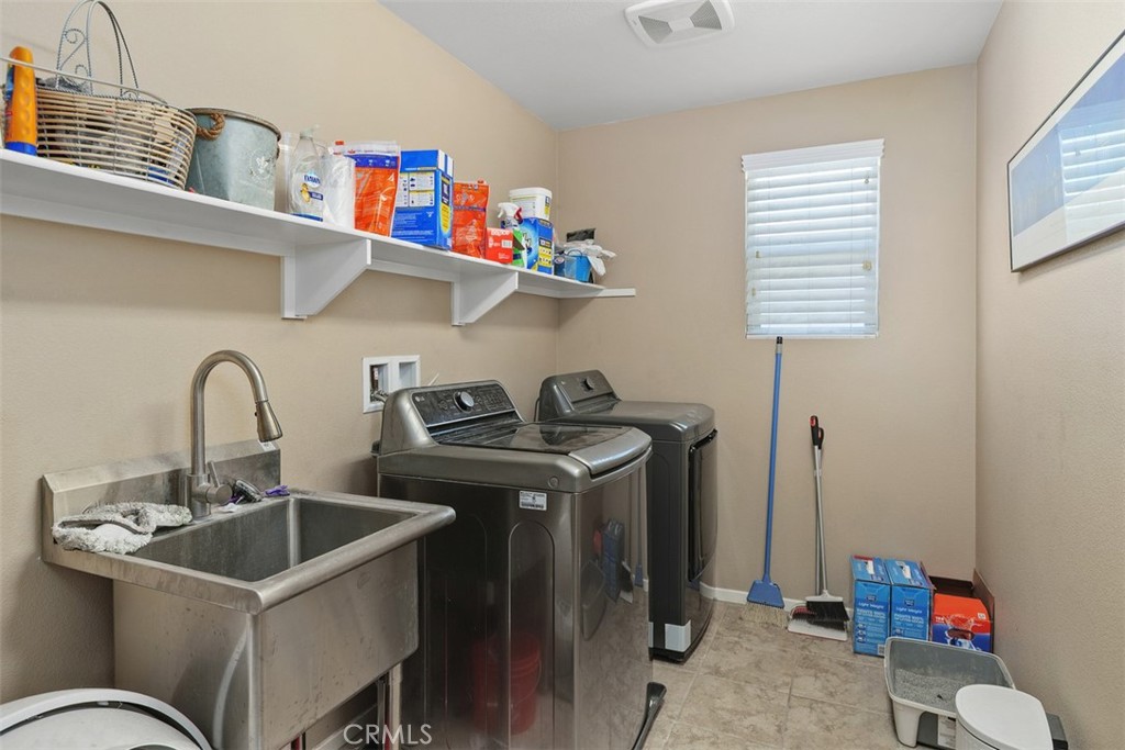 16820 Golden Bluff Loop Riverside, CA 92503 - Photo 22 of 36