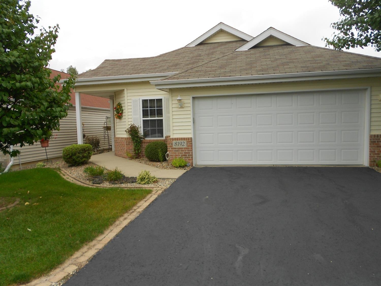 8192 Pointe Drive Crown Point, IN 46307 - Photo 1 of 10 1500x1124