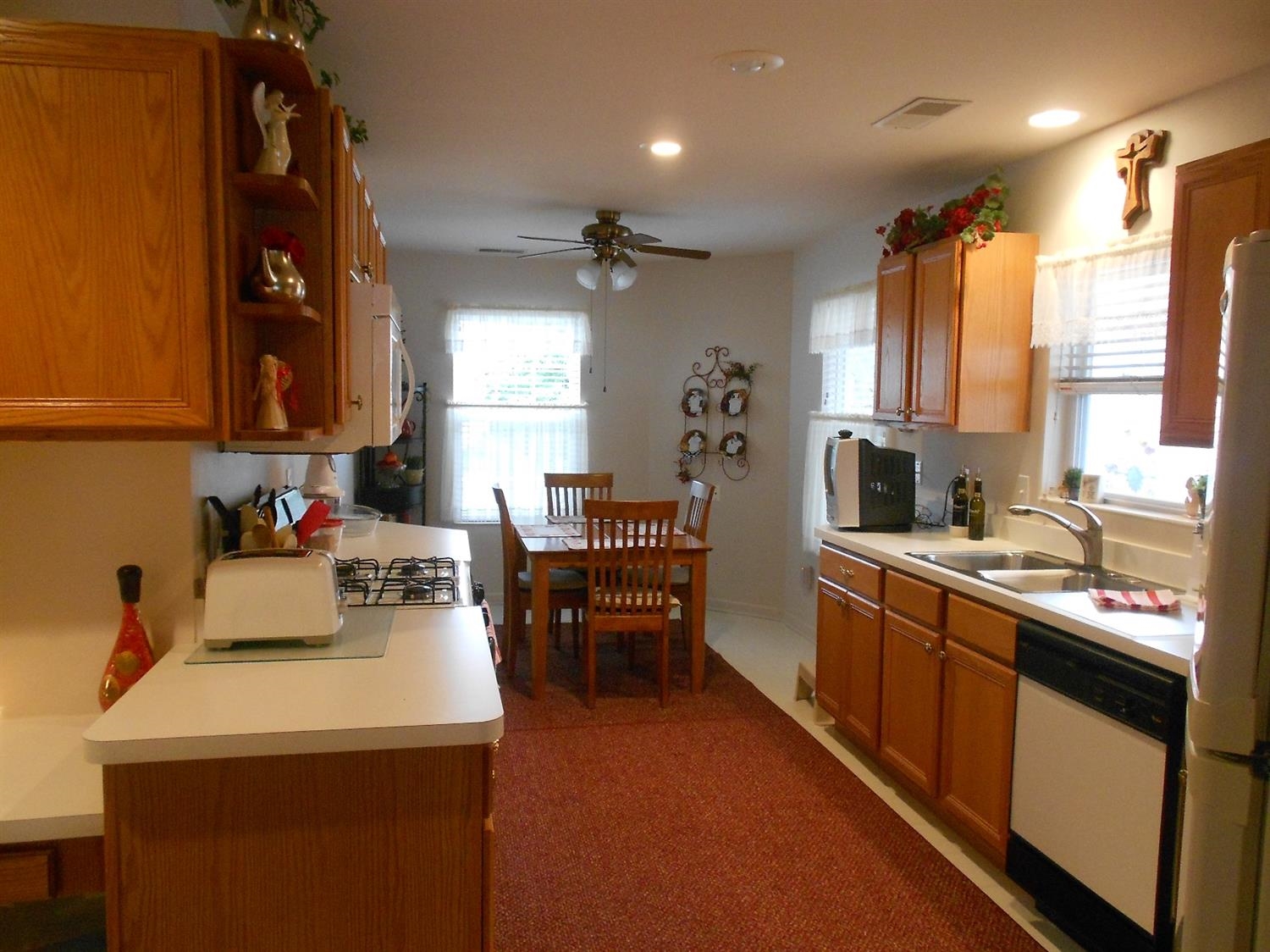 8192 Pointe Drive Crown Point, IN 46307 - Photo 3 of 10 1500x1124