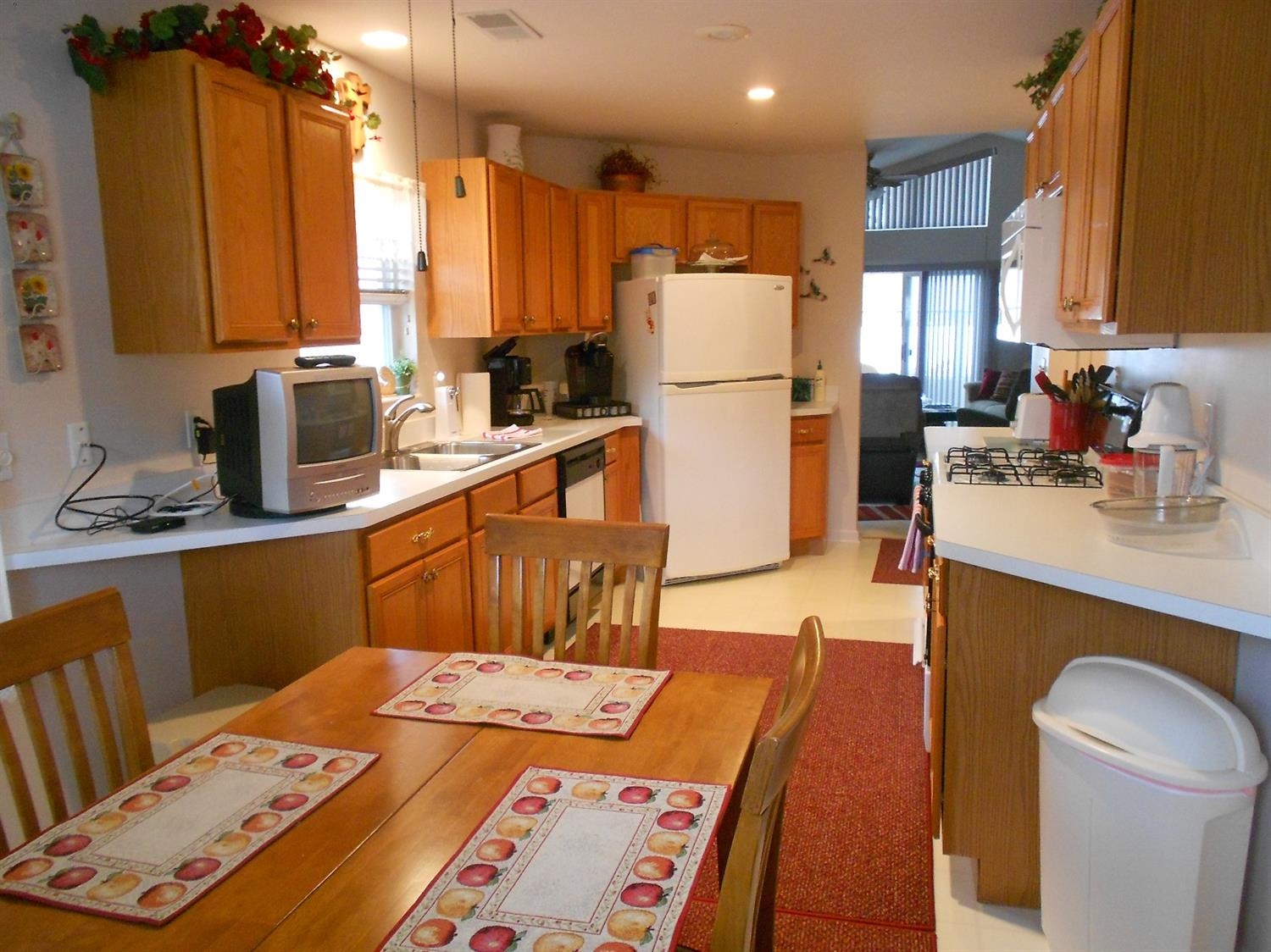 8192 Pointe Drive Crown Point, IN 46307 - Photo 4 of 10 1500x1124