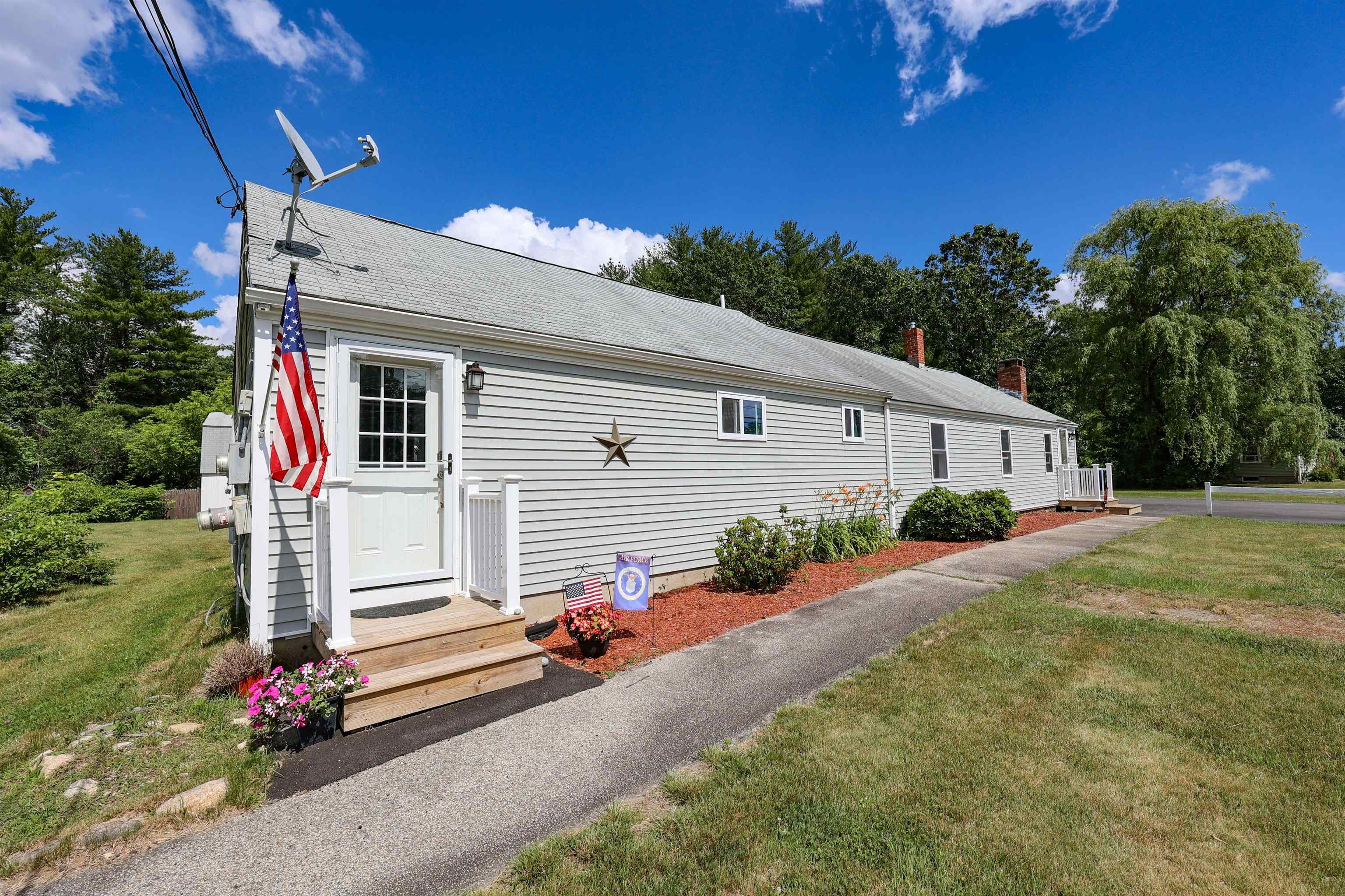 482 Mammoth Road Londonderry, NH 03053 - Photo 20 of 33