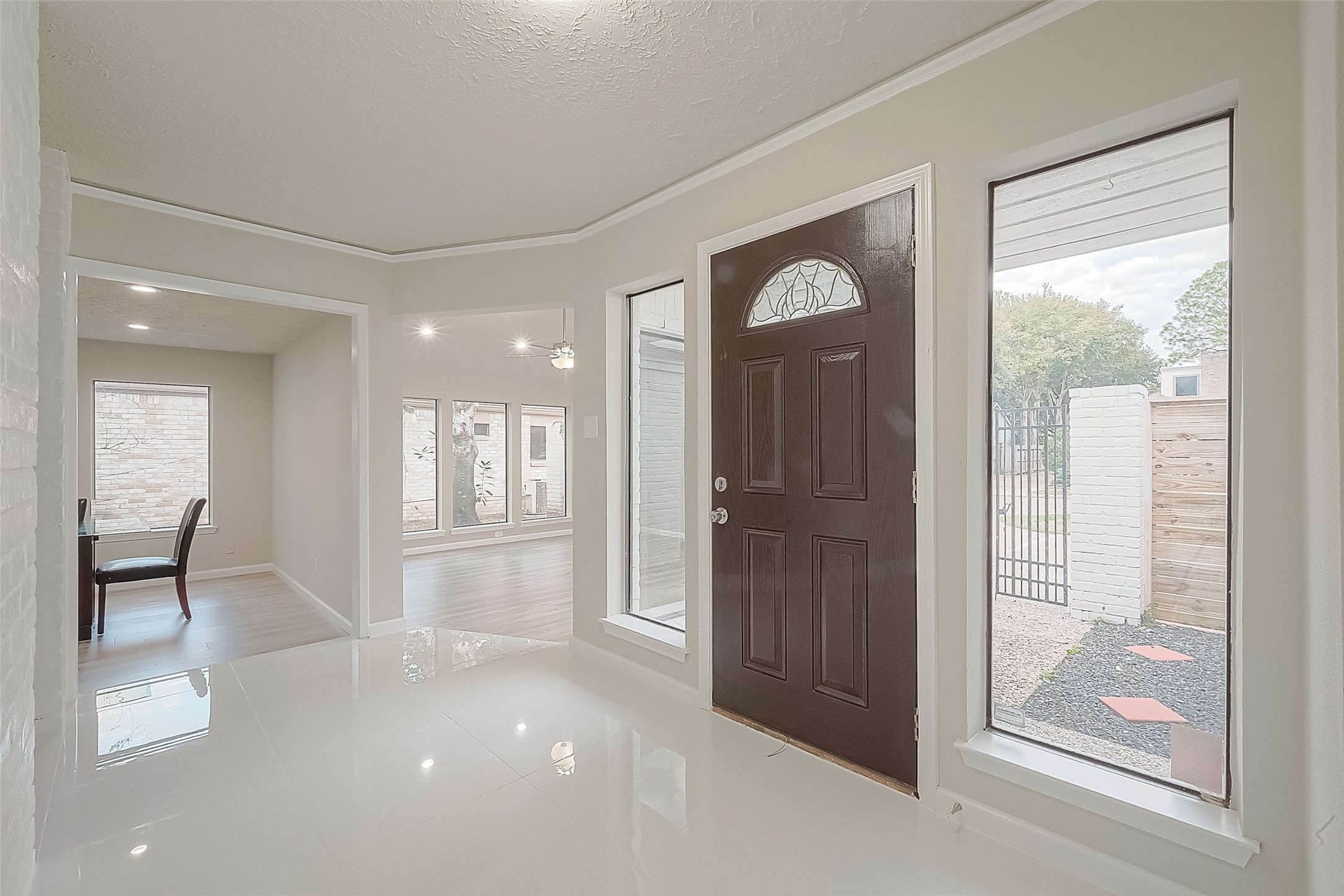 6107 Sanford Road Houston, TX 77096 - Photo 5 of 50