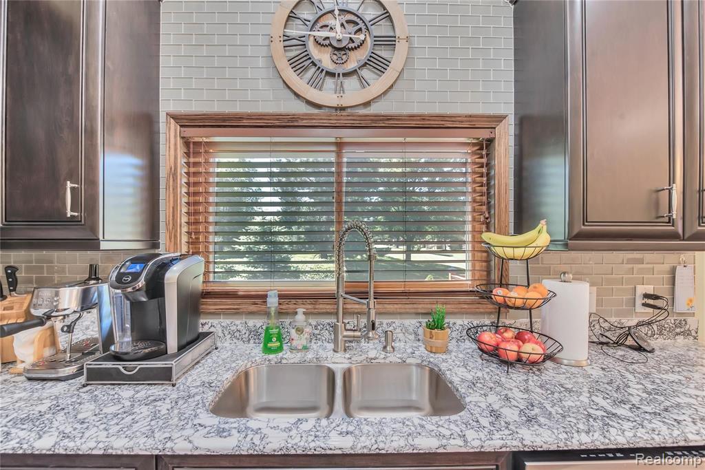 2153 Crystal Drive Rochester Hills, MI 48309 - Photo 14 of 31
