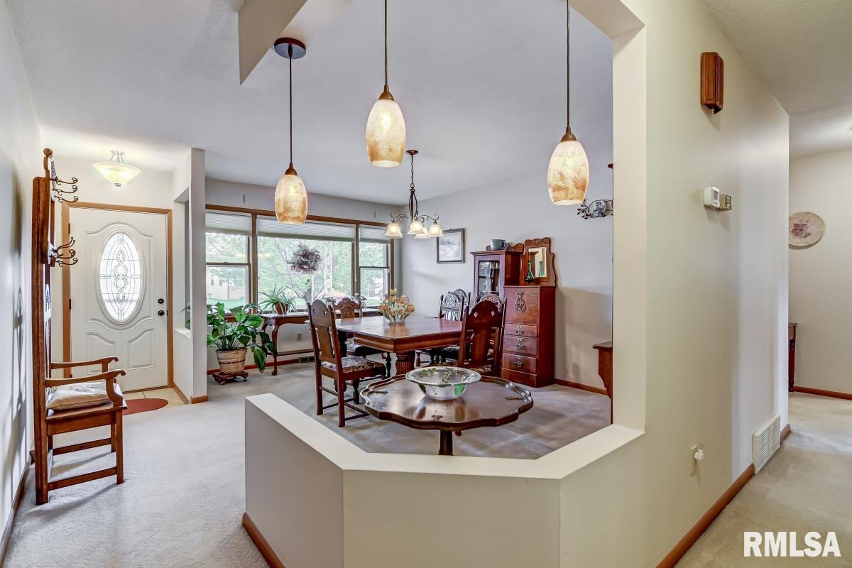 309 Collier Drive Springfield, IL 62704 - Photo 4 of 44 Gallery Image 4