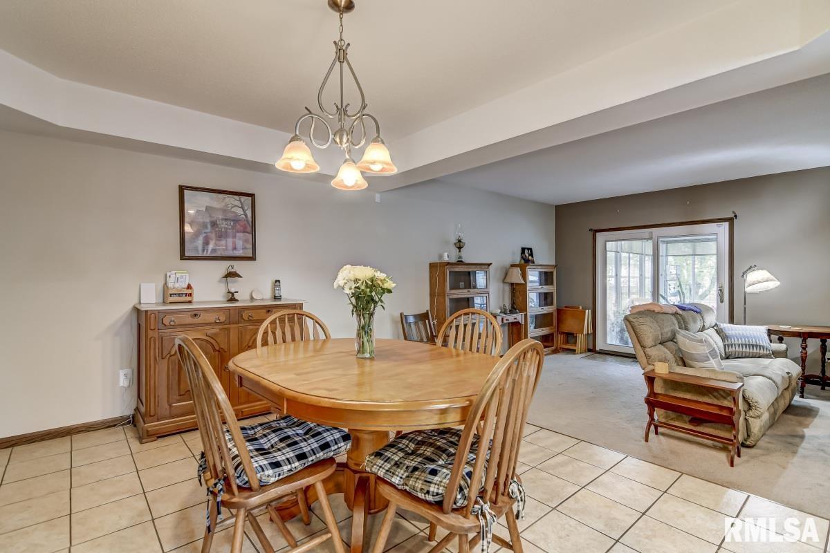 309 Collier Drive Springfield, IL 62704 - Photo 8 of 44 Gallery Image 8