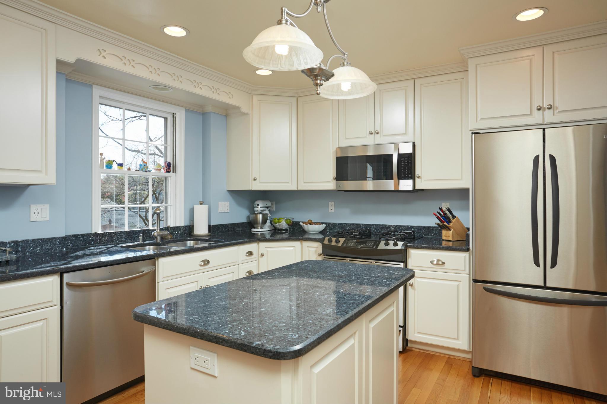 6221 Redwing Road Bethesda, MD 20817 - Photo 2 of 26 Kitchen
