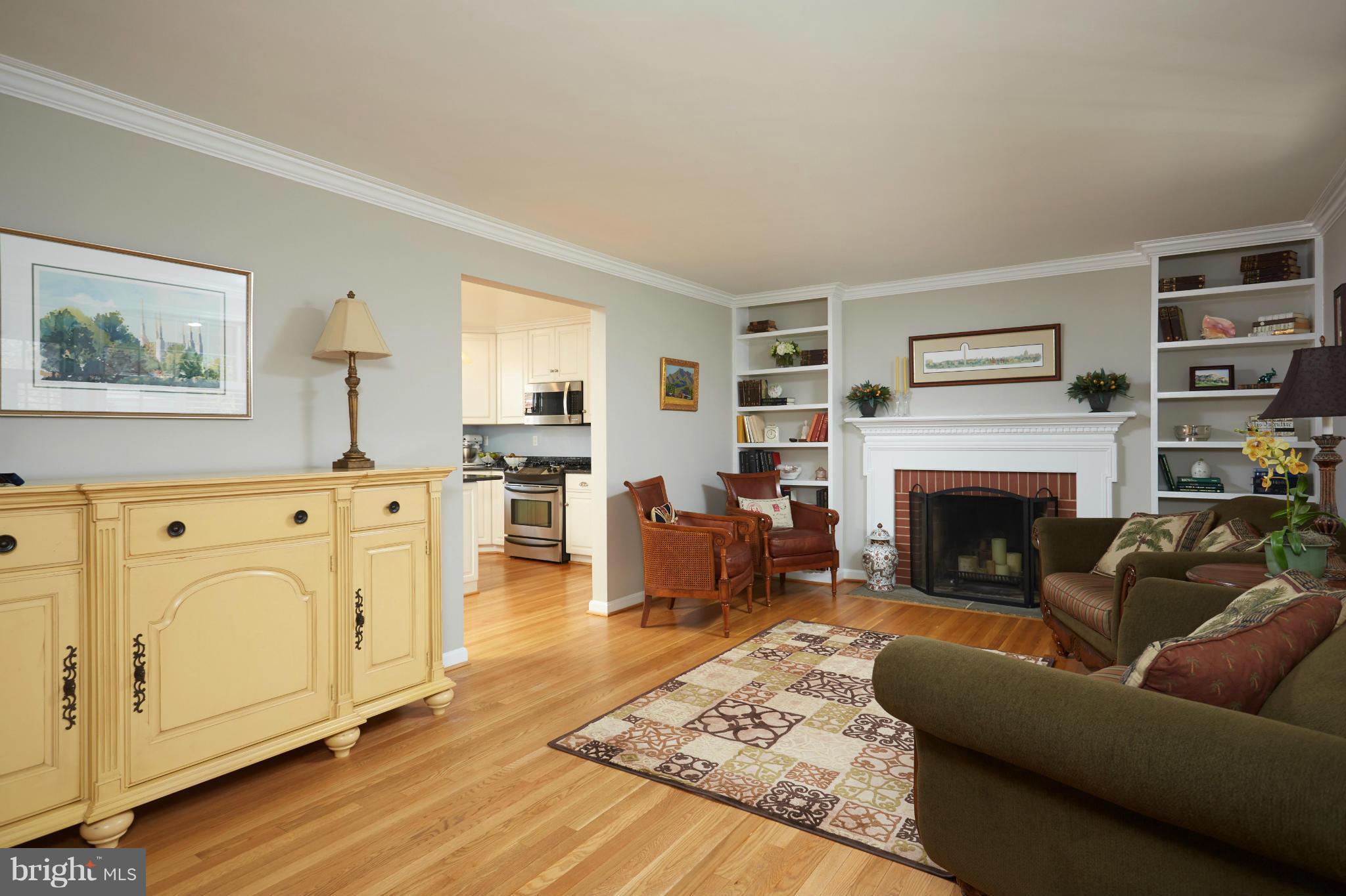 6221 Redwing Road Bethesda, MD 20817 - Photo 10 of 26 Living Room