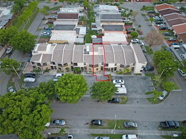 $3,000 | 1758 West 58th Street, Unit 1758, Hialeah, FL 33012