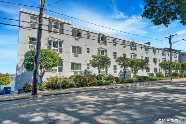 $2,500 | 184 Pequot Avenue, Unit 305, New London, CT 06320