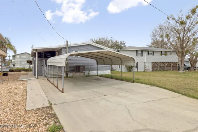 $299,900 | 170 Moonlite Drive, Welaka, FL 32193