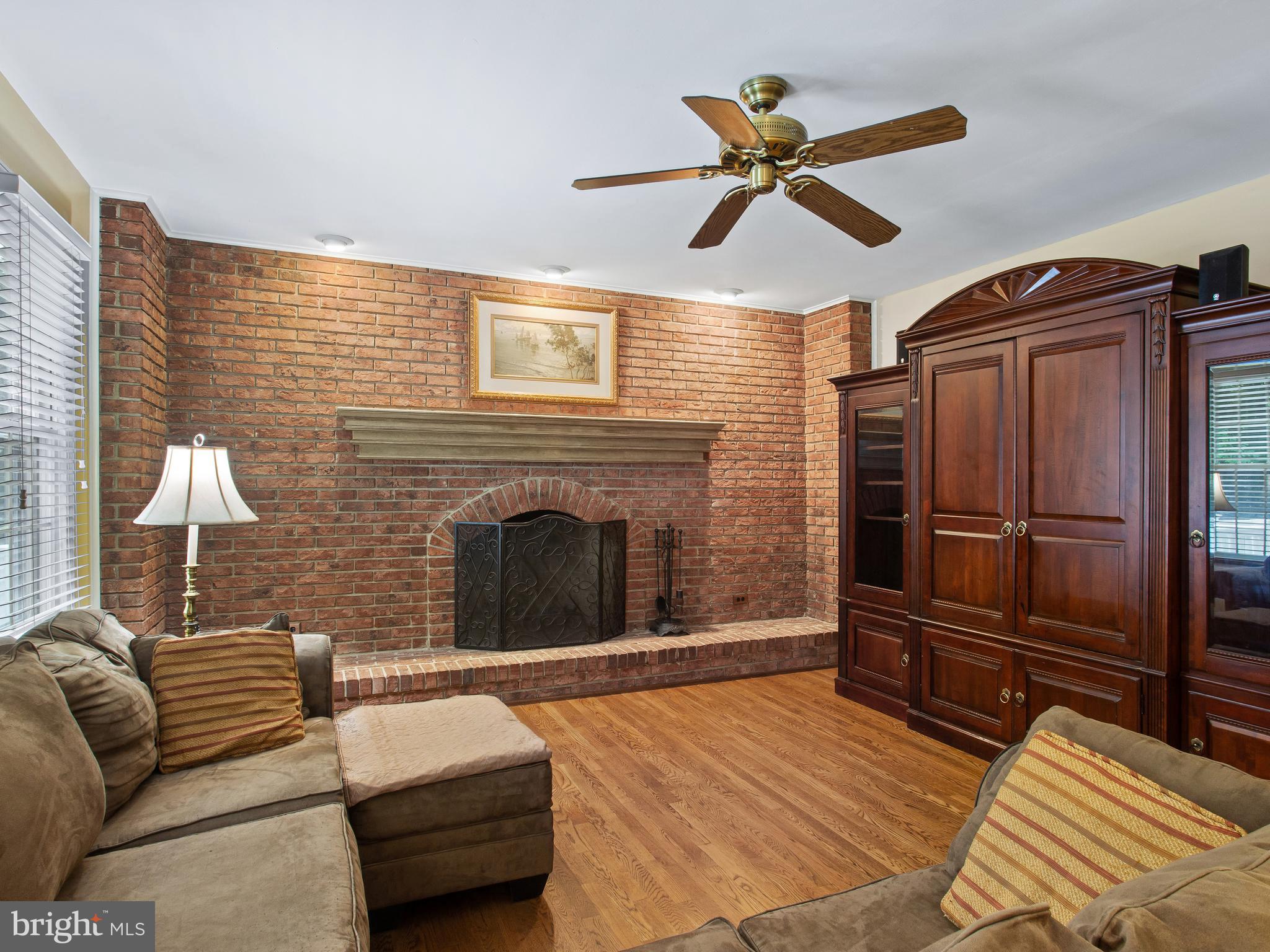527 Post Oak Road Annapolis, MD 21401 - Photo 12 of 50 Family room