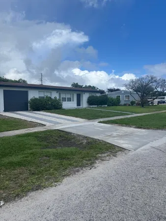 $2,500 | 3829 Ocala Road, Seminole Manor, FL 33462
